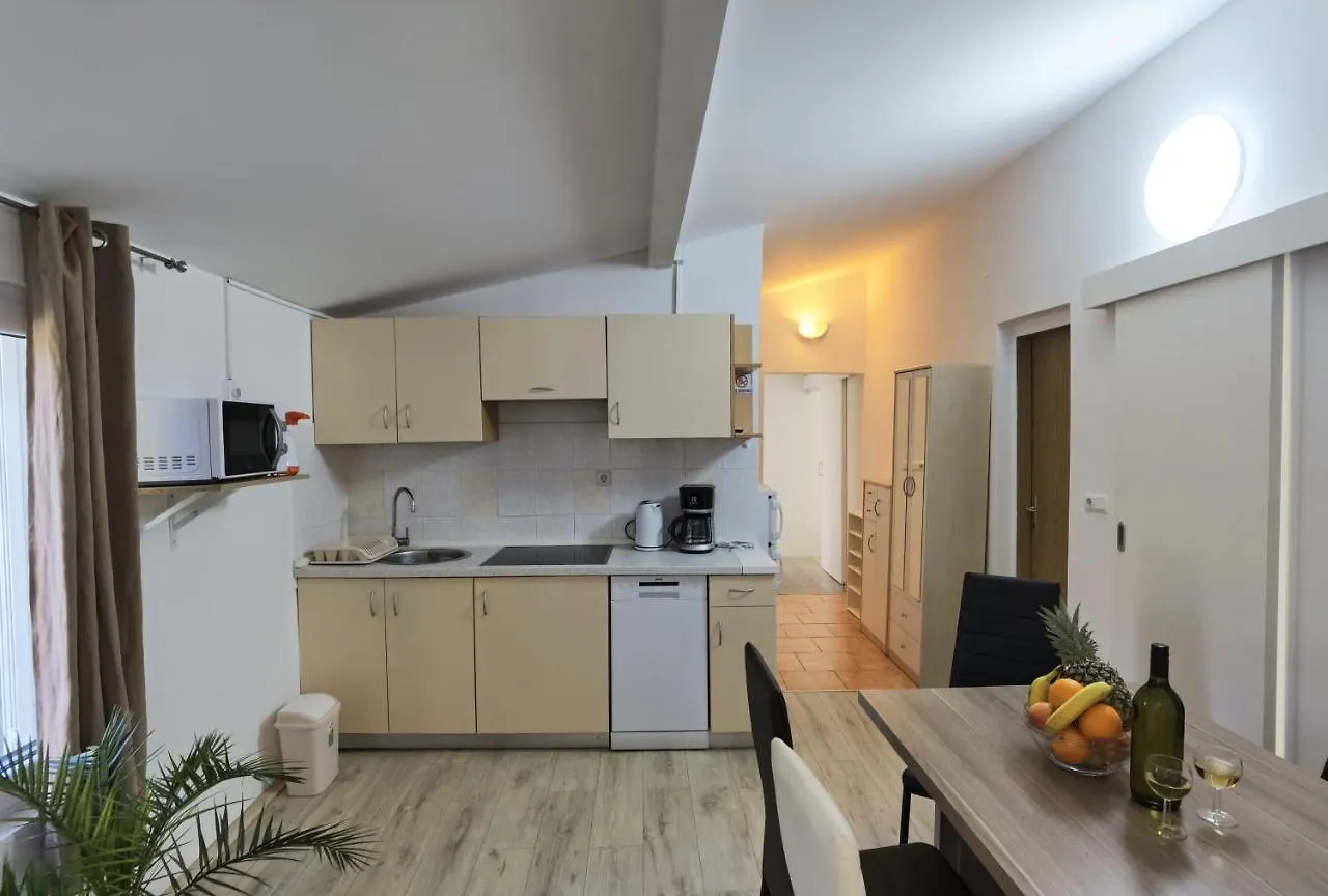Διαμέρισμα Holiday House Rosemary Μεντουλίν
