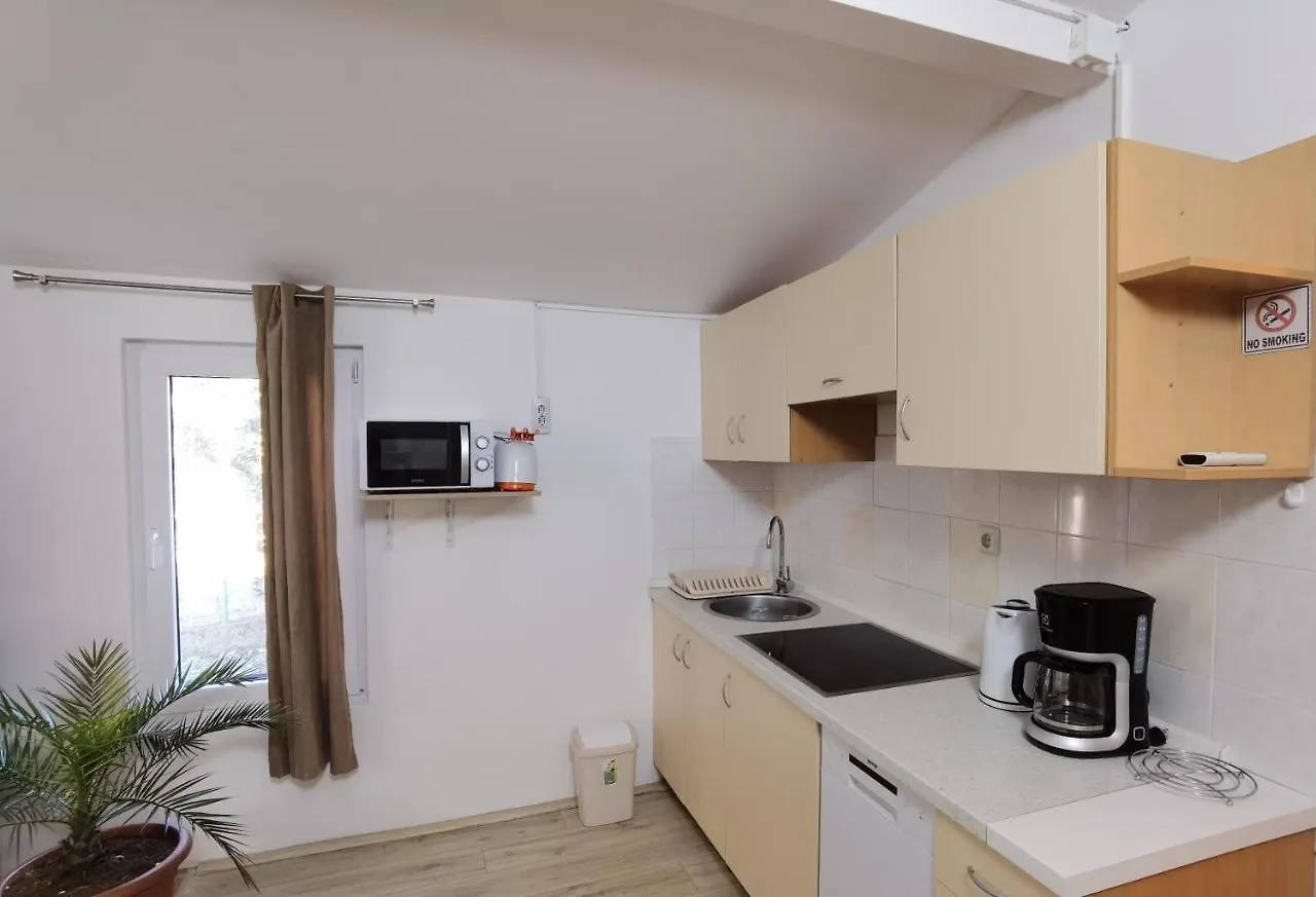 Διαμέρισμα Holiday House Rosemary Μεντουλίν