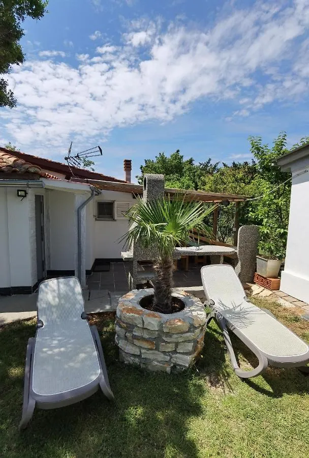 Holiday House Rosemary Μεντουλίν